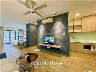 Siêu phẩm 1pn rộng 60m2  full nt  ban công thoáng  ngay khu phố sầm uất, gần ngã tư hàng xanh