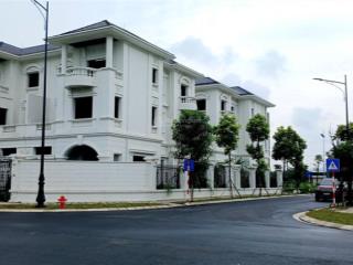 Bán căn góc biệt thự 198m2 tại vườn cam vinapol, 160 triệu / m2, view đẹp, đường 20.5m