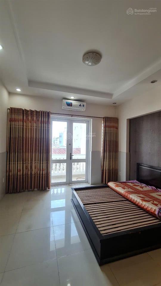 Bán nhà có sân rộng đậu được xe ô tô 7 chỗ đường âu dương lân q8. gần ngay mặt tiền đường