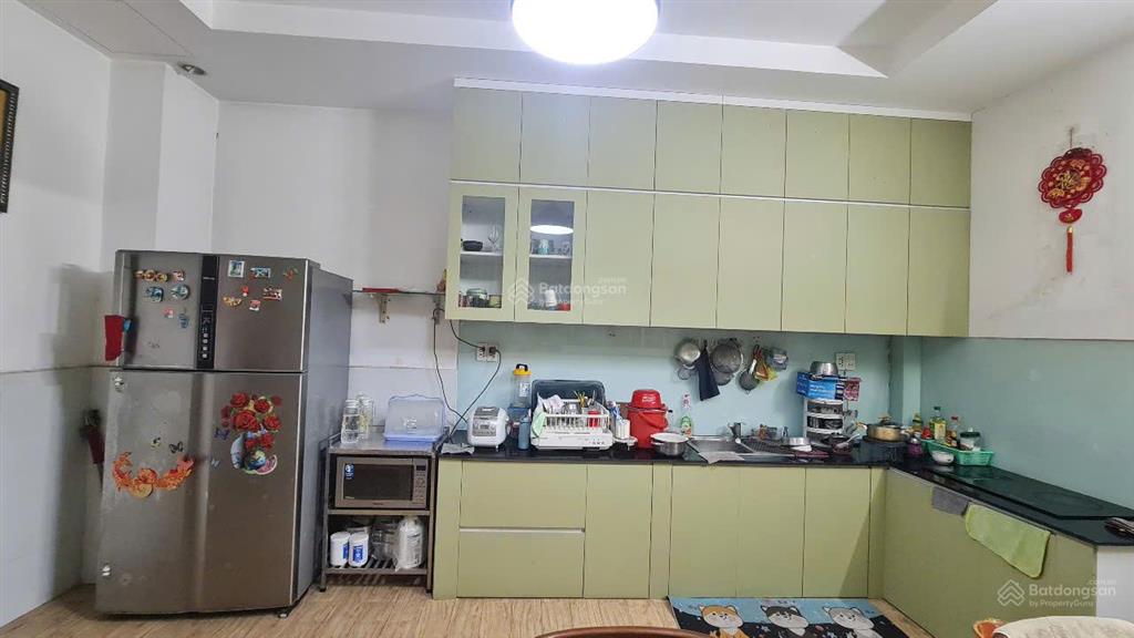 Bán nhà có sân rộng đậu được xe ô tô 7 chỗ đường âu dương lân q8. gần ngay mặt tiền đường