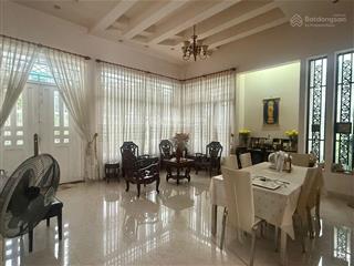 Biệt thự siêu đẹp ngay khu tttm central premium, thoáng mát yên tĩnh, thiết kế sang trọng hiện đại