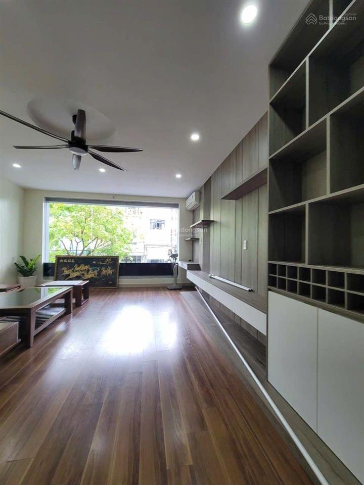 Nhà đẹp 4 tầng đường 10.5m tiểu la