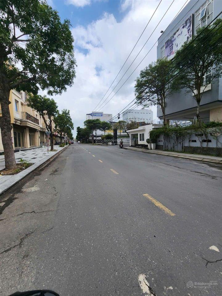 Lô góc ngã tư nguyễn lộ trạch đường 7.5m