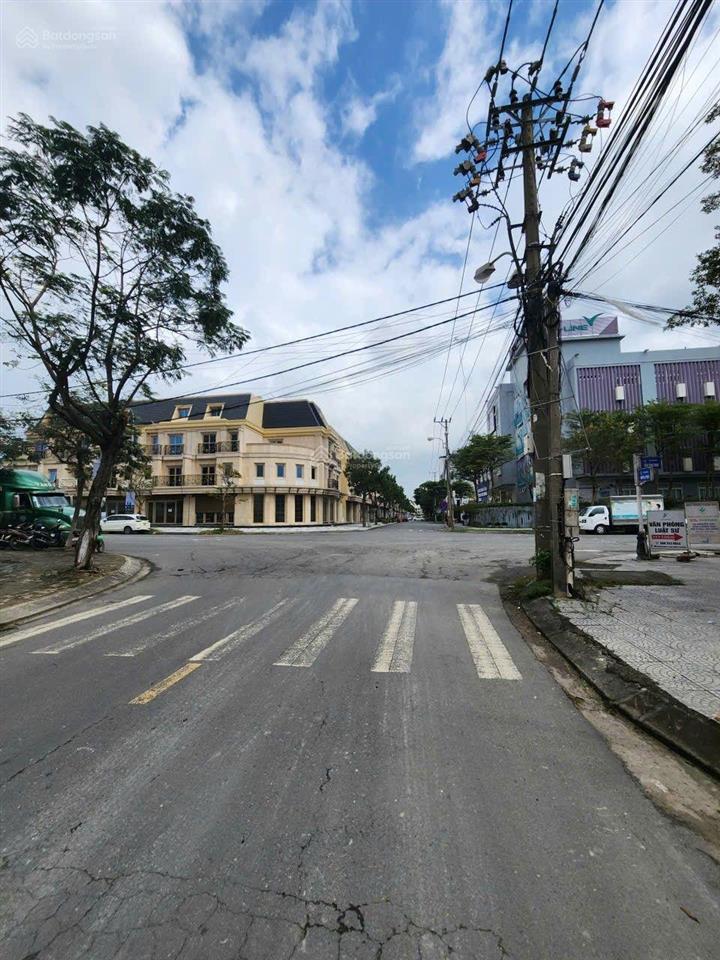 Lô góc ngã tư nguyễn lộ trạch đường 7.5m