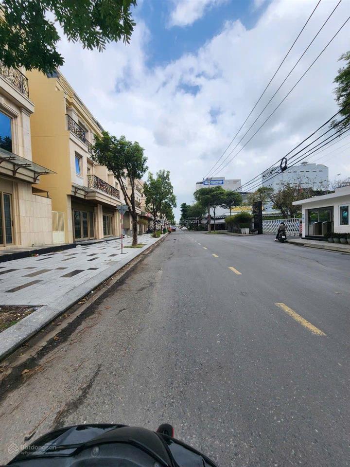 Lô góc ngã tư nguyễn lộ trạch đường 7.5m