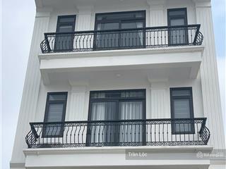 Chính chủ cần bán nhà mặt phố quan hoa, nguyễn khánh toàn, 60m2 xây 6 tầng.