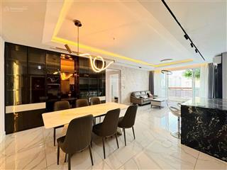 Bán căn hộ riverpark residence 3pn trung tâm pmh đầy đủ nt 135m2 chỉ 13,5 tỷ.  lan 0906 743 ***