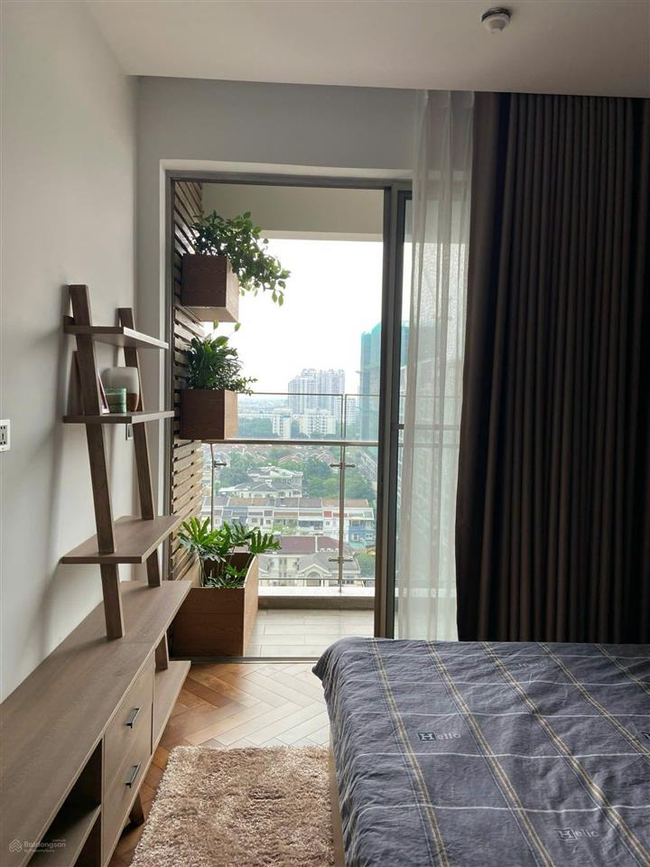 Bán căn hộ midtown 2pn 89m2 view biệt thự, có ô xe, giá 9,8 tỷ nội thất đẹp.  lan 0906 743 ***