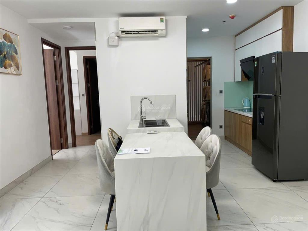 Bán nhanh căn hộ midtown 2pn giá 9,4 tỷ all in full nội thất view đông nam.  lan 0906 743 ***