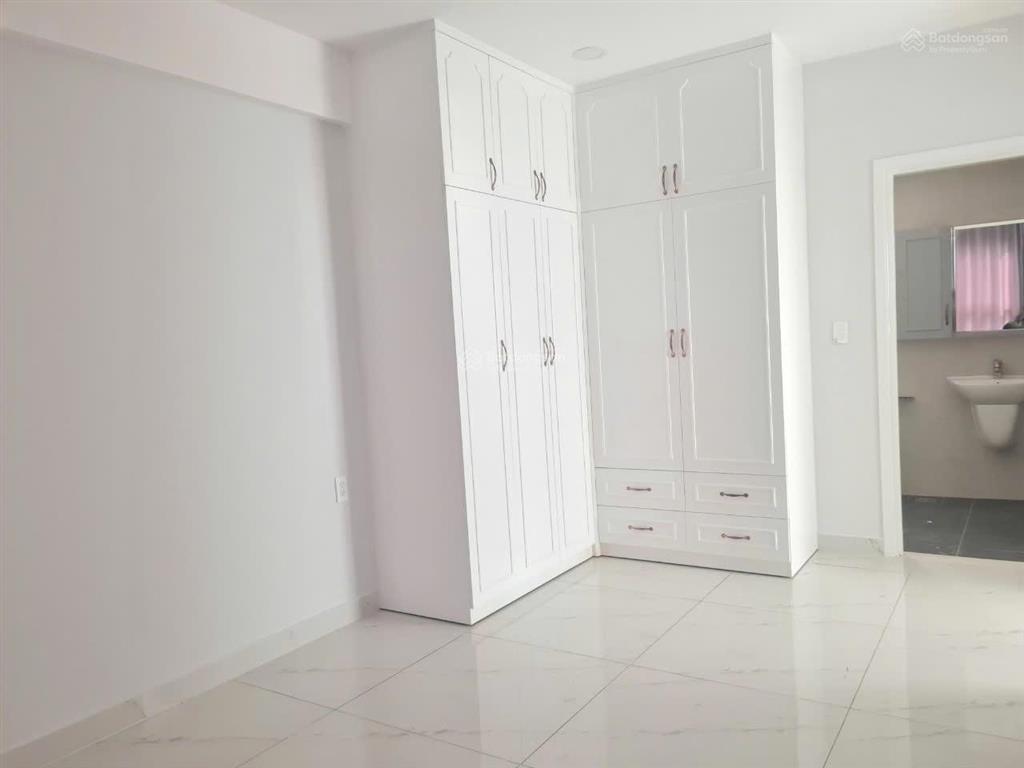 Bán căn hộ scenic  giá 9,2 tỷ hàng hiếm 3pn, 97m², có ban công  có ô xe hầm.  lan 0906 743 ***