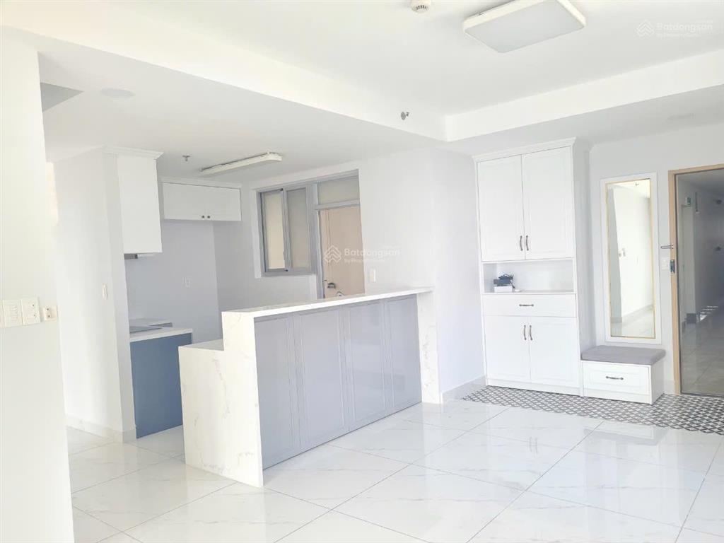 Bán căn hộ scenic  giá 9,2 tỷ hàng hiếm 3pn, 97m², có ban công  có ô xe hầm.  lan 0906 743 ***
