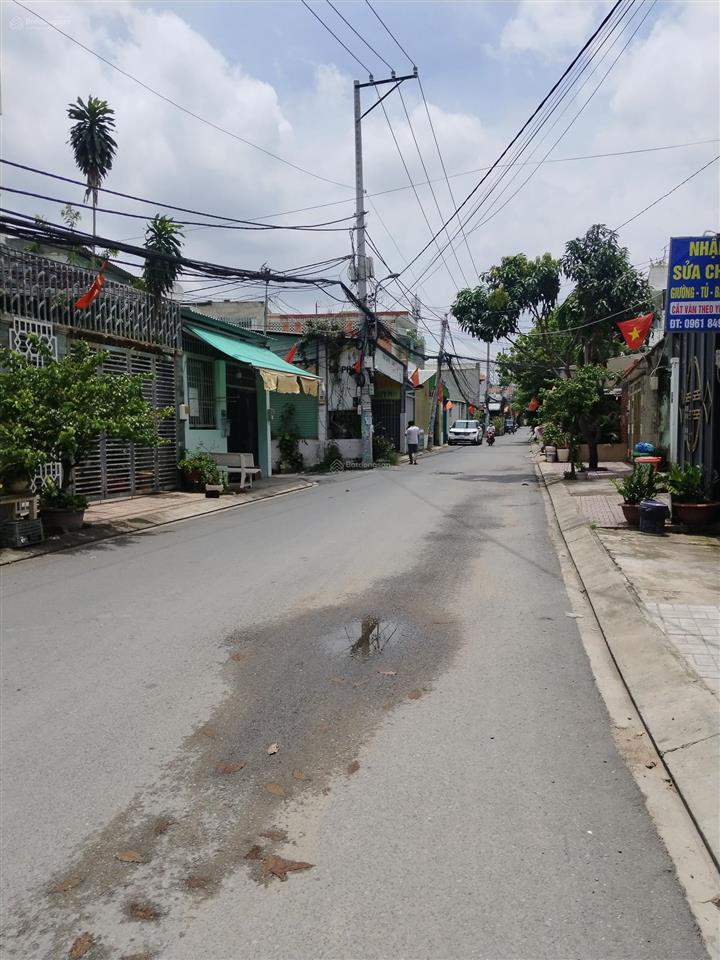 Bán biệt thự sân vườn đường 160 lã xuân oai 41x20 tăng nhơn phú a