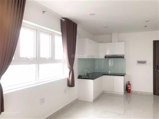 Chính chủ cần cho thuê căn offictel 52m2 nhà ntcb view sân thả diều giá 10tr.  0906 820 *** em phi