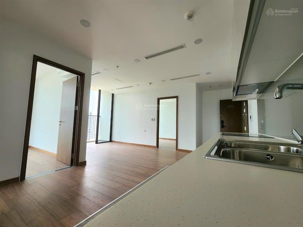 Em cần bán căn hộ 2pn2wc eco green, tầng cao view sông cực đẹp giá 5.9 tỷ rẻ nhất thị trường.