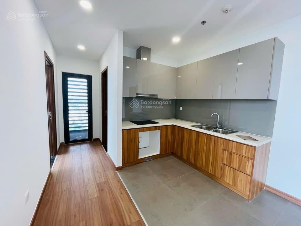 Em bán căn hộ 3pn  95m2  eco green  giá 8.3 tỷ bao phí  0906 820 *** e phi