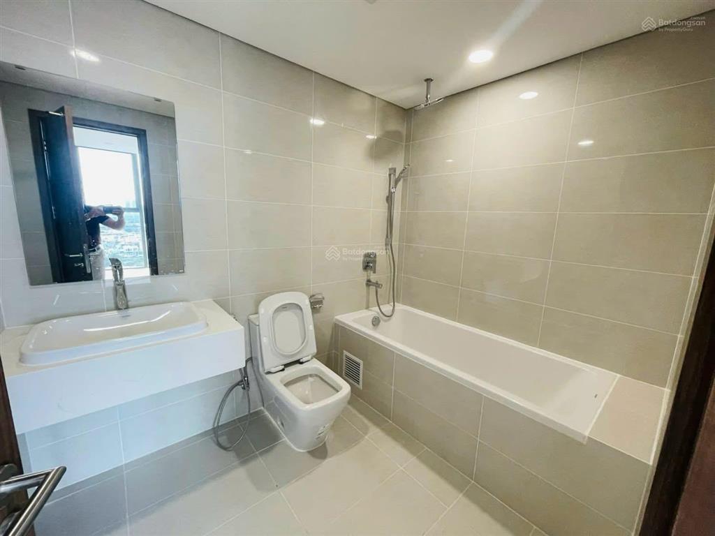 Em bán căn hộ 3pn  95m2  eco green  giá 8.3 tỷ bao phí  0906 820 *** e phi