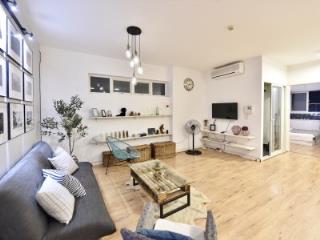 Chính chủ bán căn hộ 2pn cc copac square q. 4, 90m2, giá 4tỷ4, sổ,  0898 523 *** như ý