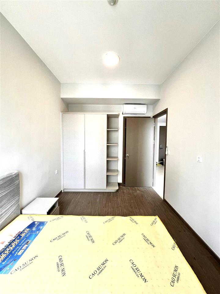 Bán căn 69m2 view công viên block c + đã có sổ hồng + giá 3.3 tỷ (102%) tầng cao