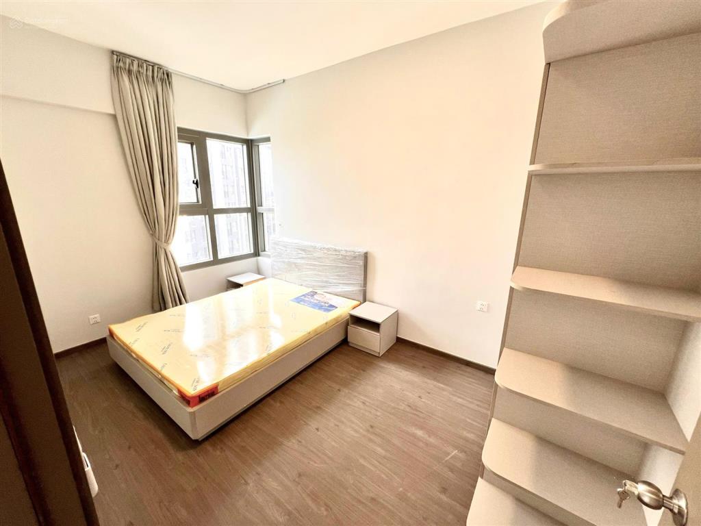 Bán căn 69m2 view công viên block c + đã có sổ hồng + giá 3.3 tỷ (102%) tầng cao