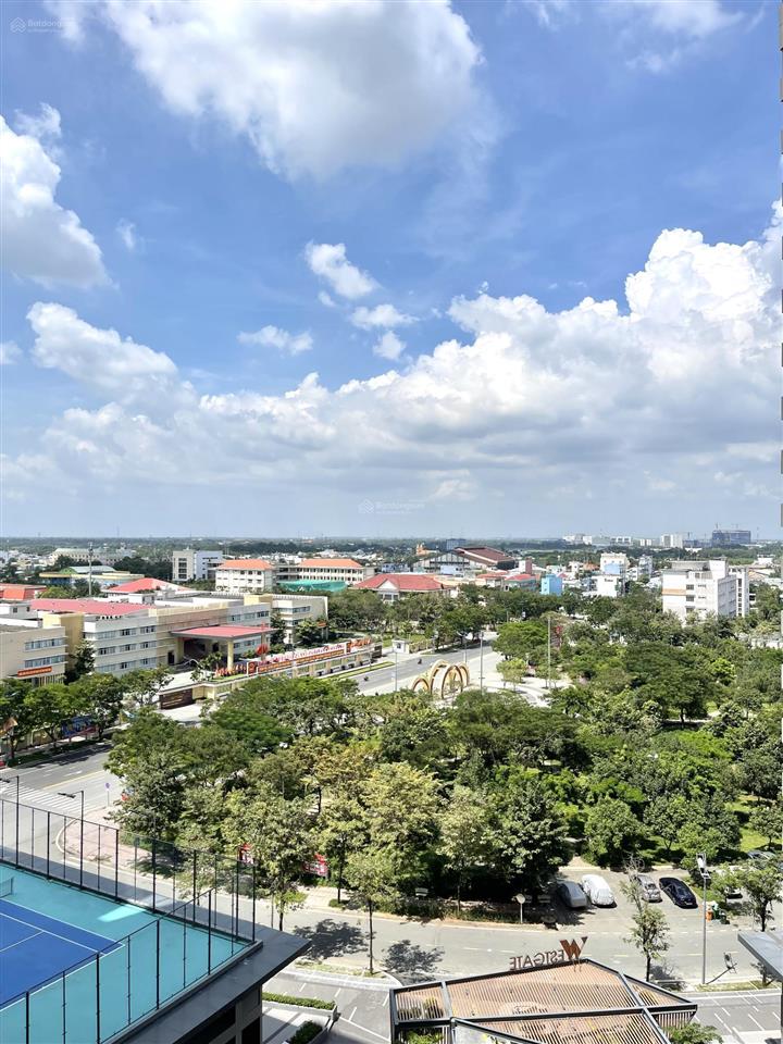 Bán căn 69m2 view công viên block c + đã có sổ hồng + giá 3.3 tỷ (102%) tầng cao