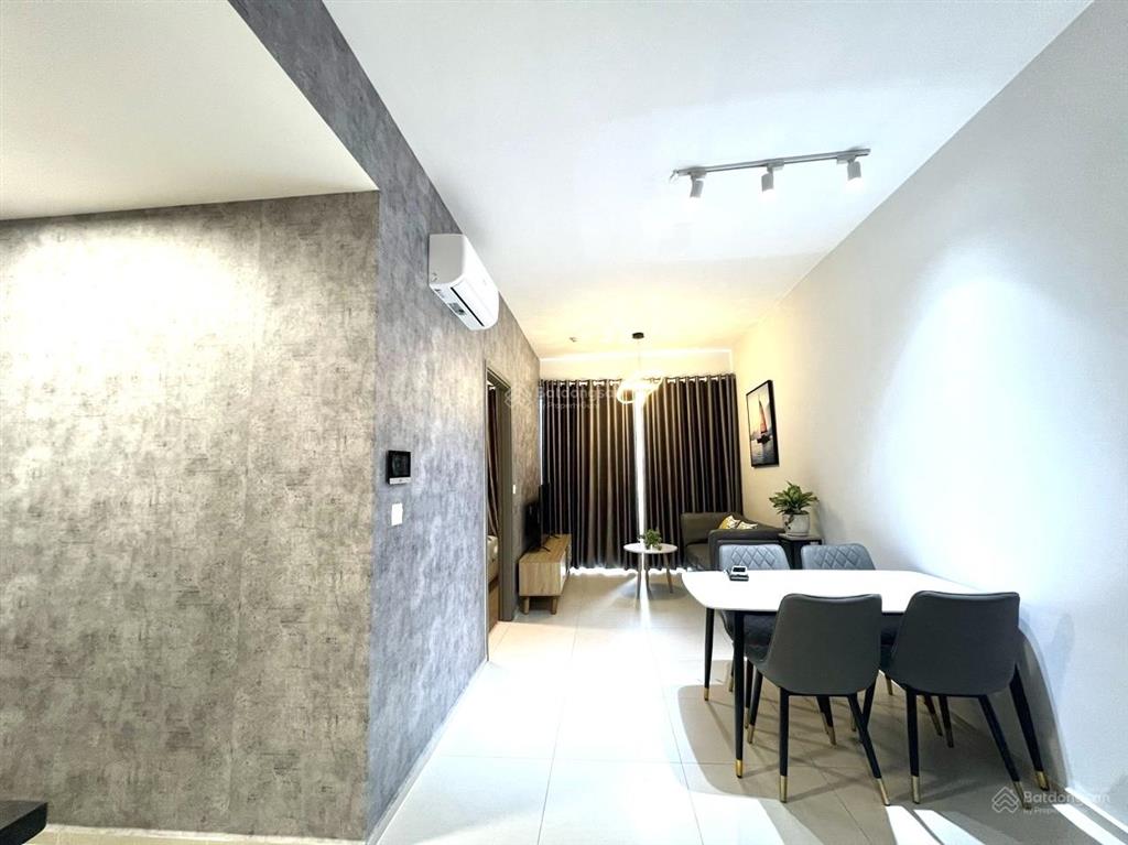 Bán căn 59m2 full nội thất như ảnh + view hồ bơi + giá 2.790 tỷ (102%) sổ hồng sẵn