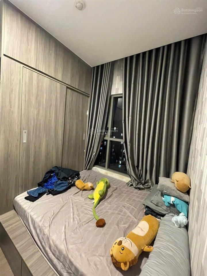 Bán căn 59m2 full nội thất thiết kế + view hồ bơi block d + giá 2.9 tỷ (102%) sổ hồng sẵn