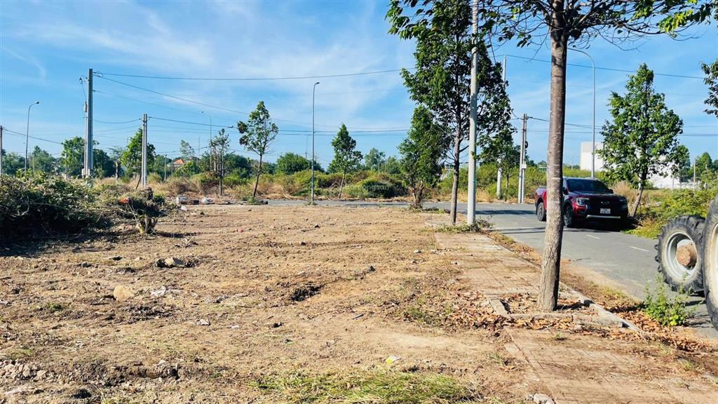 127,9 m2 odt, 2 mặt tiền siêu hiếm tại vòng xoay 2 con rồng, xã long điền, tp hcm