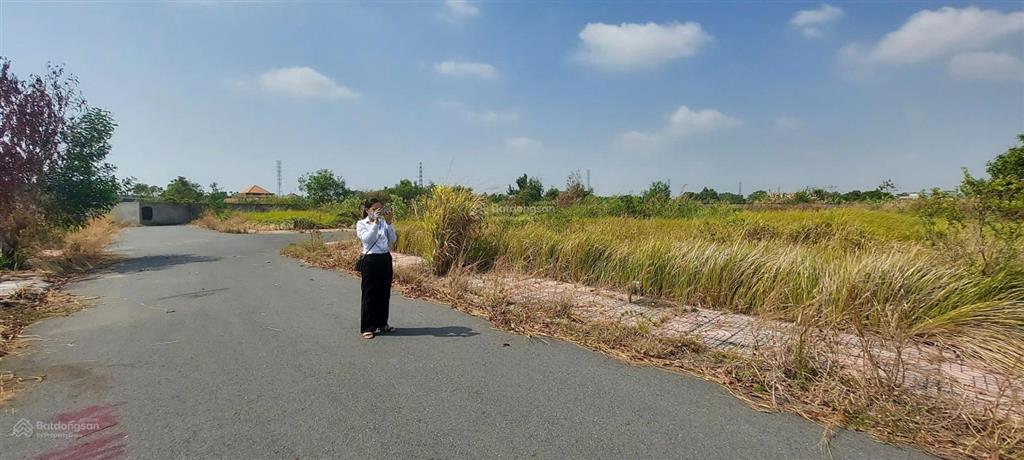 Bán nhanh 96m2 2 mặt tiền kdc 5 hiệp