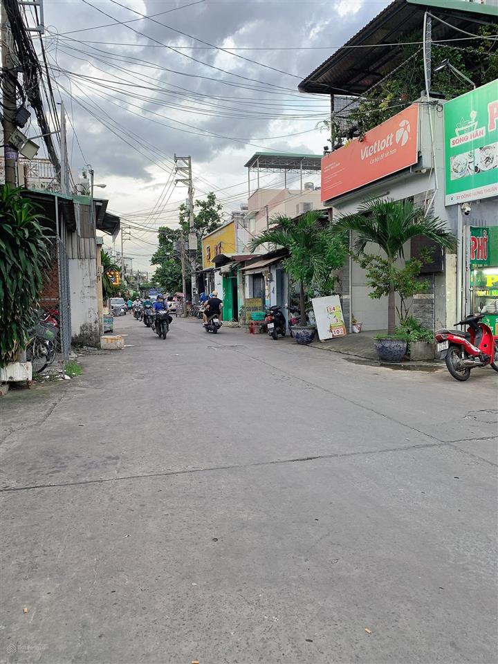 Đất xây mới 5,5m x 30m. mặt tiền kinh doanh 30m ra nguyễn văn quá chỉ 9 tỷ 990
