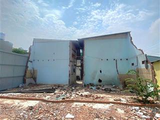 Đất 7,3m x 10m hẻm ô tô cách 100m ra nguyễn văn quá. giá 3 tỷ 990tr