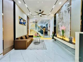 Sở hữu ngay căn nhà vuông vức trần nhân tôn chủ bán gấp dt 44m2 shr có hdct 15tr/ tháng giá 2 tỷ600