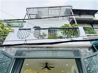Cô năm bán nhà lê văn quới bình tân, 52.6m2 2 tầng, btct 3pn, sổ riêng sang tên ngay giá 3 tỷ050 tr