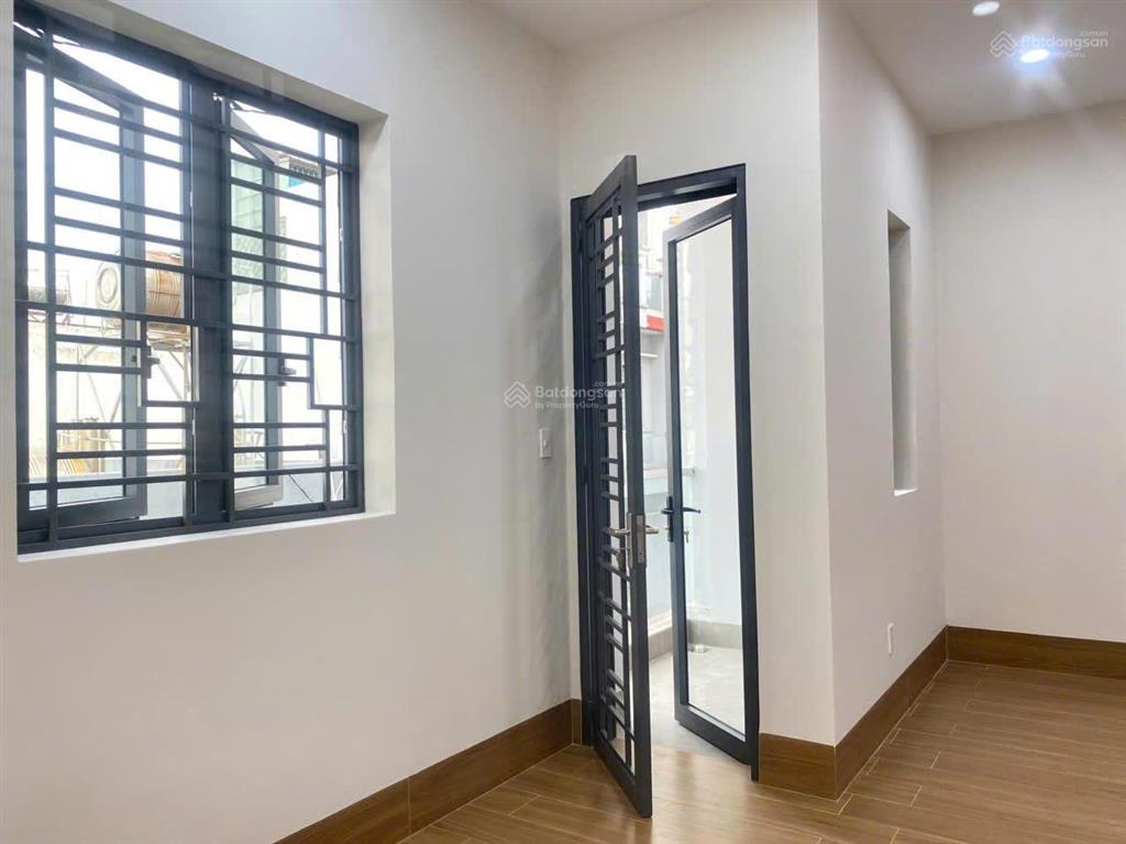 Bán nhà sát mặt tiền  nguyễn đình chính  phú nhuận  ngang 7,2m  4 tầng nhà mới đẹp