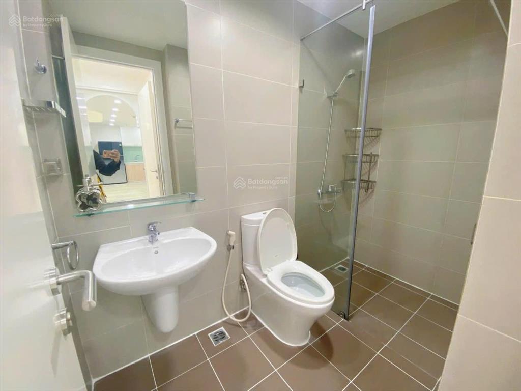 Cần tiền bán gấp căn hộ 2 phòng ngủ masteri thảo điền  sổ hồng  hỗ trợ vay   0938 519 *** vy vy