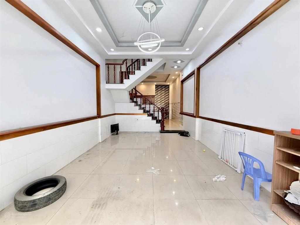 Nhà phố 4mx15m, 4 tầng sân thượng ngay tô ký nguyễn anh thủ, hẻm xe hơi thông tứ tung  sát gò vấp