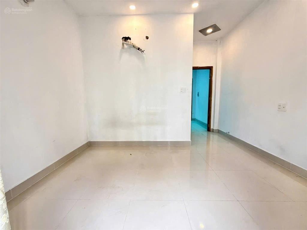 Nhà phố 4mx15m, 4 tầng sân thượng ngay tô ký nguyễn anh thủ, hẻm xe hơi thông tứ tung  sát gò vấp