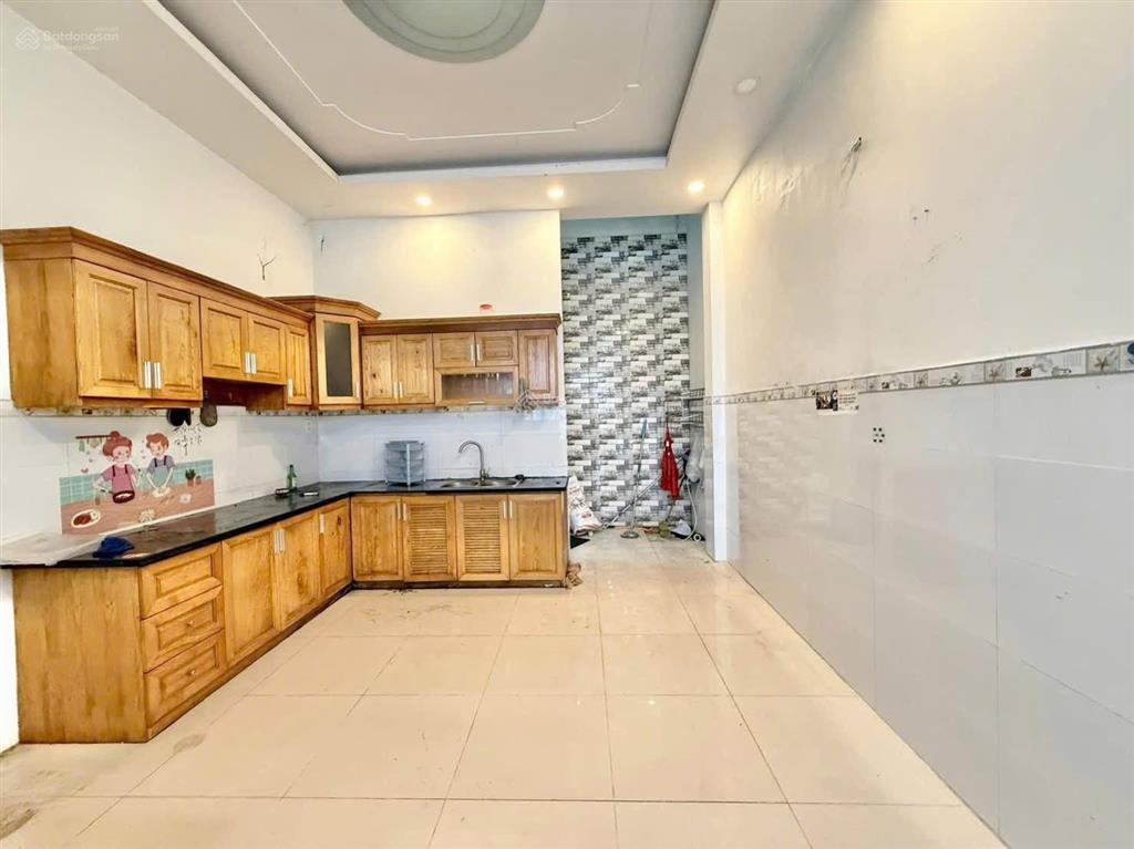 Nhà phố 4mx15m, 4 tầng sân thượng ngay tô ký nguyễn anh thủ, hẻm xe hơi thông tứ tung  sát gò vấp