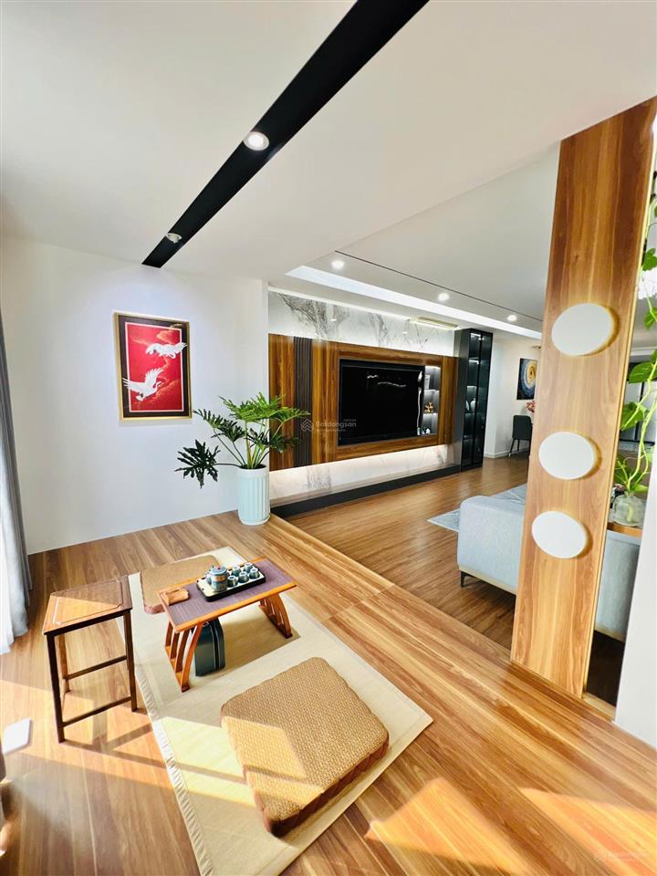 Chỉ còn 7,9 tỷ cho căn hộ đông nam toà d 121,8m2 tại khu con tằm mulberry lane,  0965 179 ***