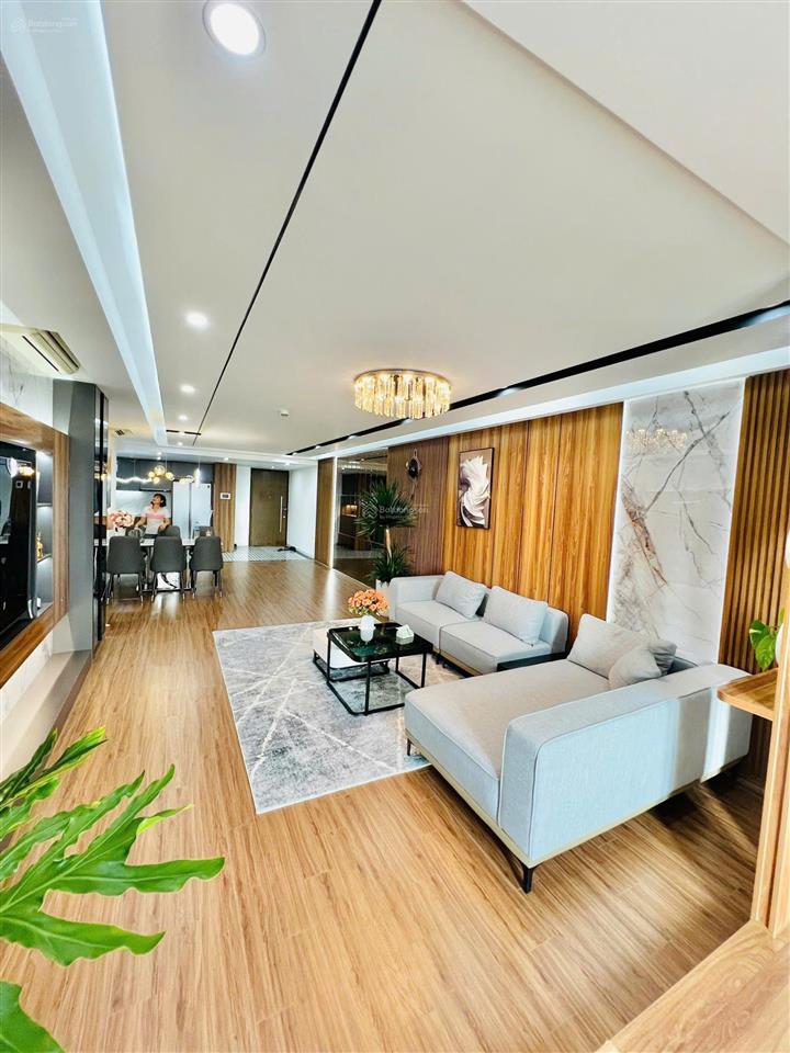 Chỉ còn 7,9 tỷ cho căn hộ đông nam toà d 121,8m2 tại khu con tằm mulberry lane,  0965 179 ***