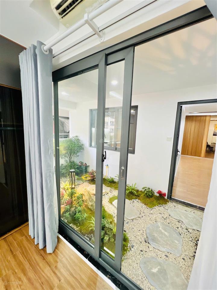 Chỉ còn 7,9 tỷ cho căn hộ đông nam toà d 121,8m2 tại khu con tằm mulberry lane,  0965 179 ***
