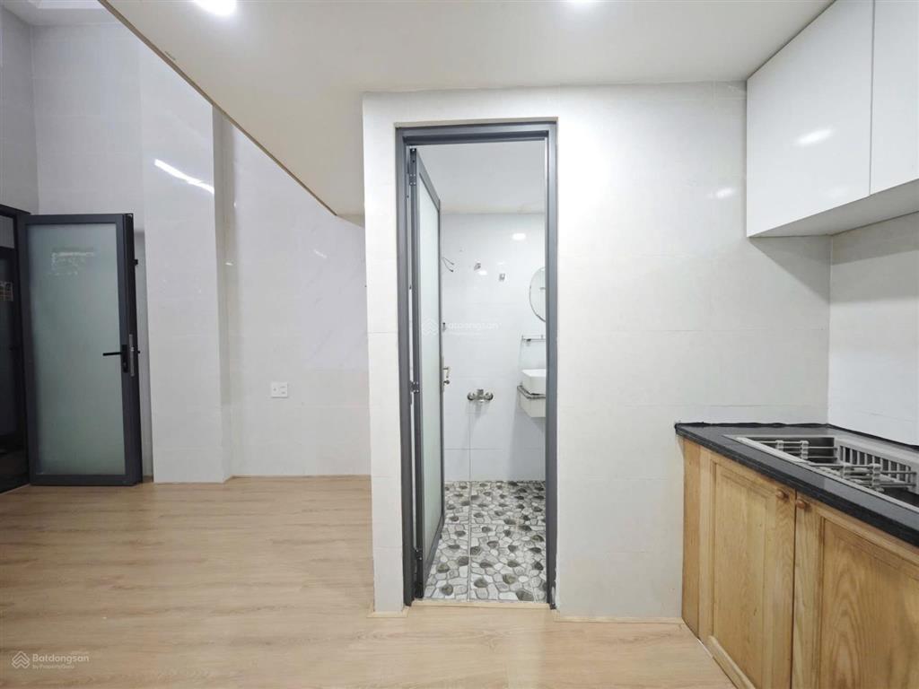 Chdv có ban công  gác và nội thất đầy đủ vừa khai trương trống 1 phòng đợi khách yêu