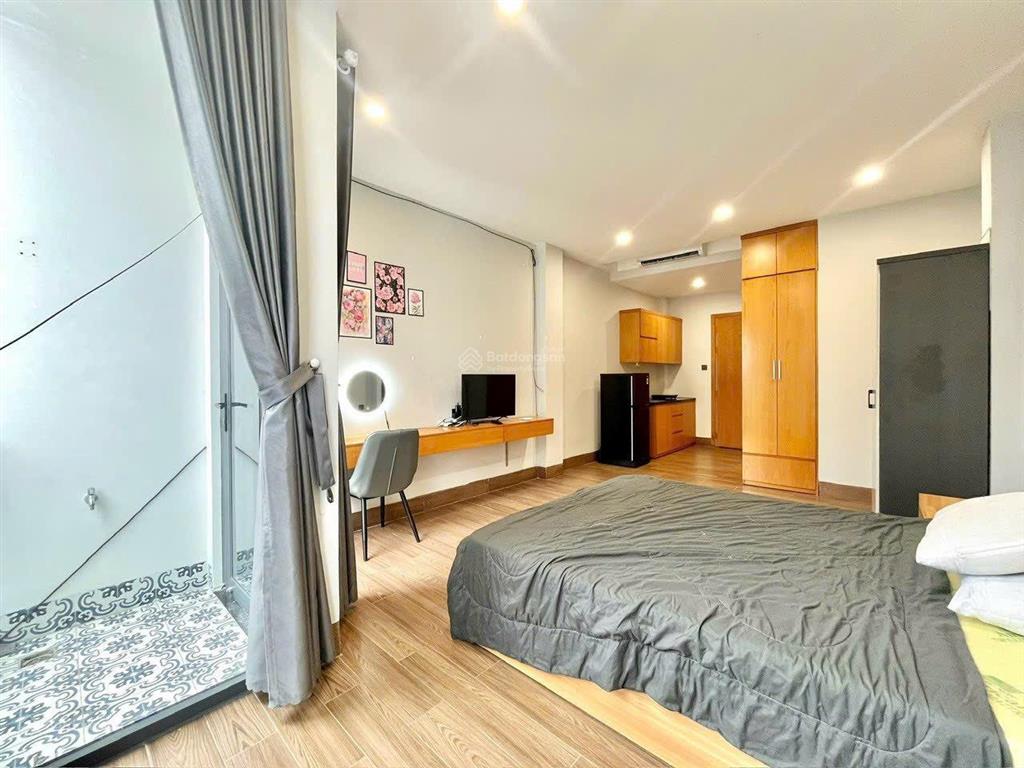 / trống sẵn 1 căn hộ dịch vụ mini, đầy đủ nội thất, ngay hậu giang và bình phú