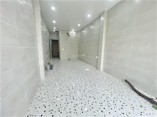Nhà mới 100% sẵn 3 máy lạnh mặt tiền đồng xe