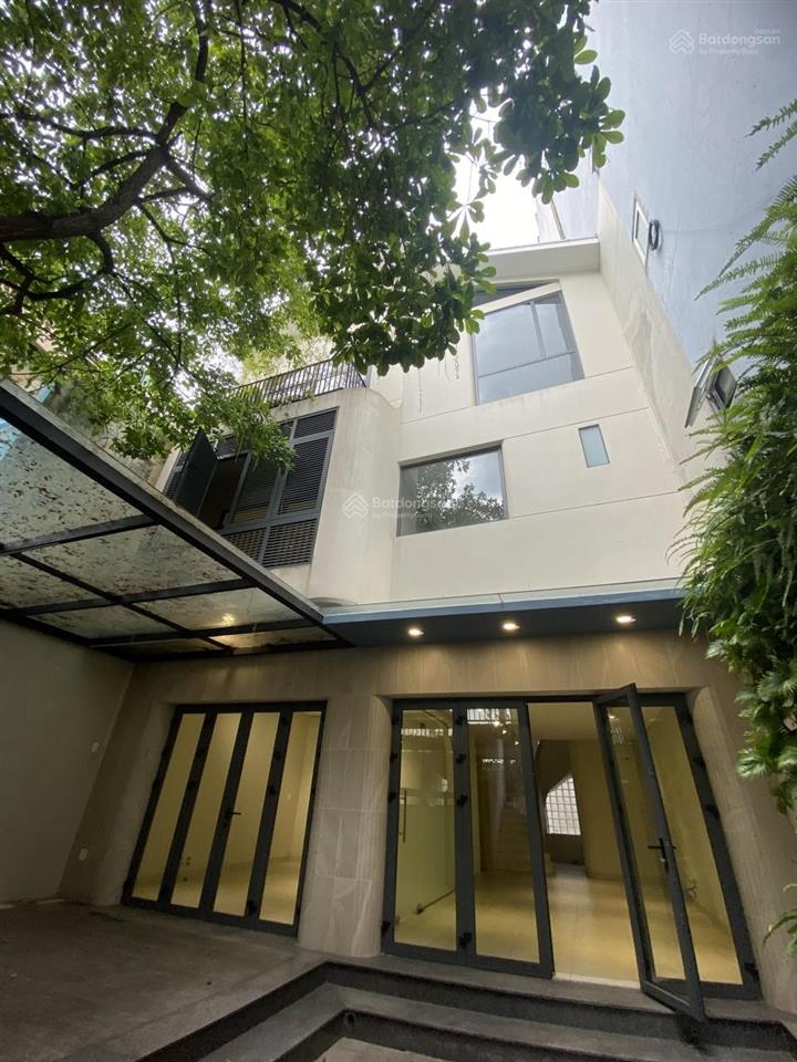 Cho thuê nhà ngang 6m, dài 20m, 1 trệt 3 lầu 343c hoa lan, phường 2, phú nhuận