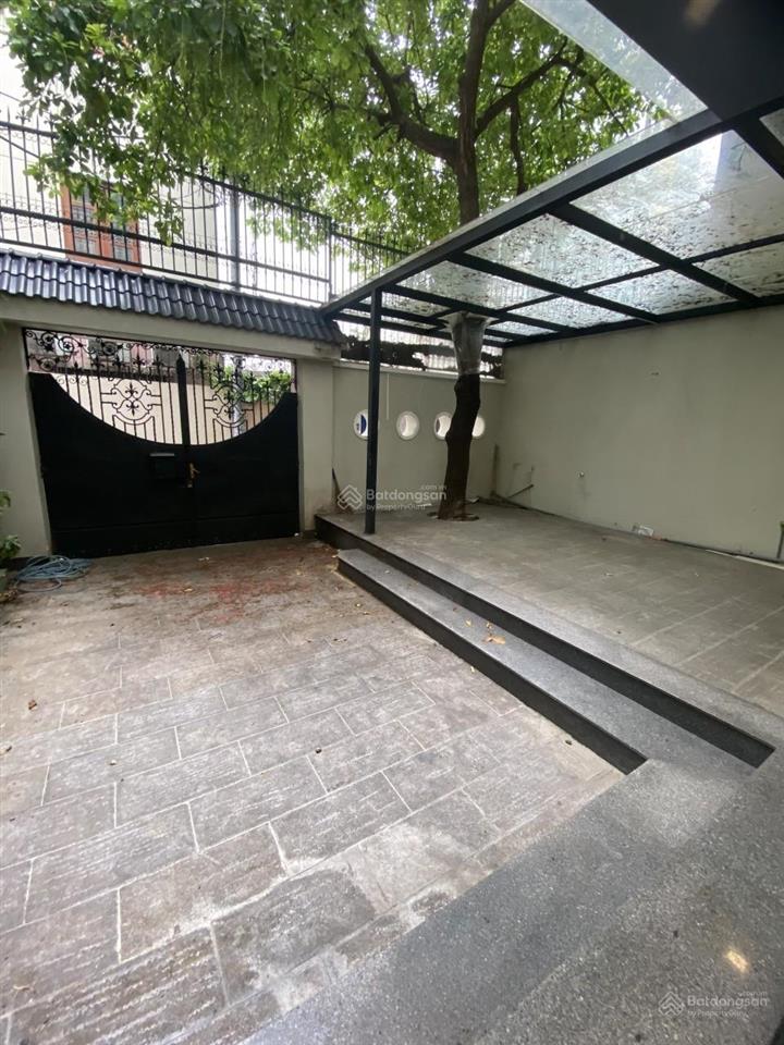 Cho thuê nhà ngang 6m, dài 20m, 1 trệt 3 lầu 343c hoa lan, phường 2, phú nhuận