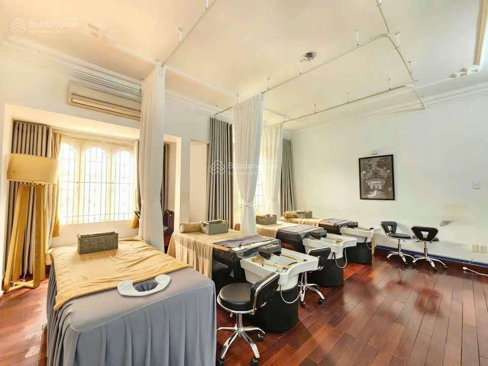 Hẻm 29/ hoàng diệu , phường 10 , quận phú nhuận