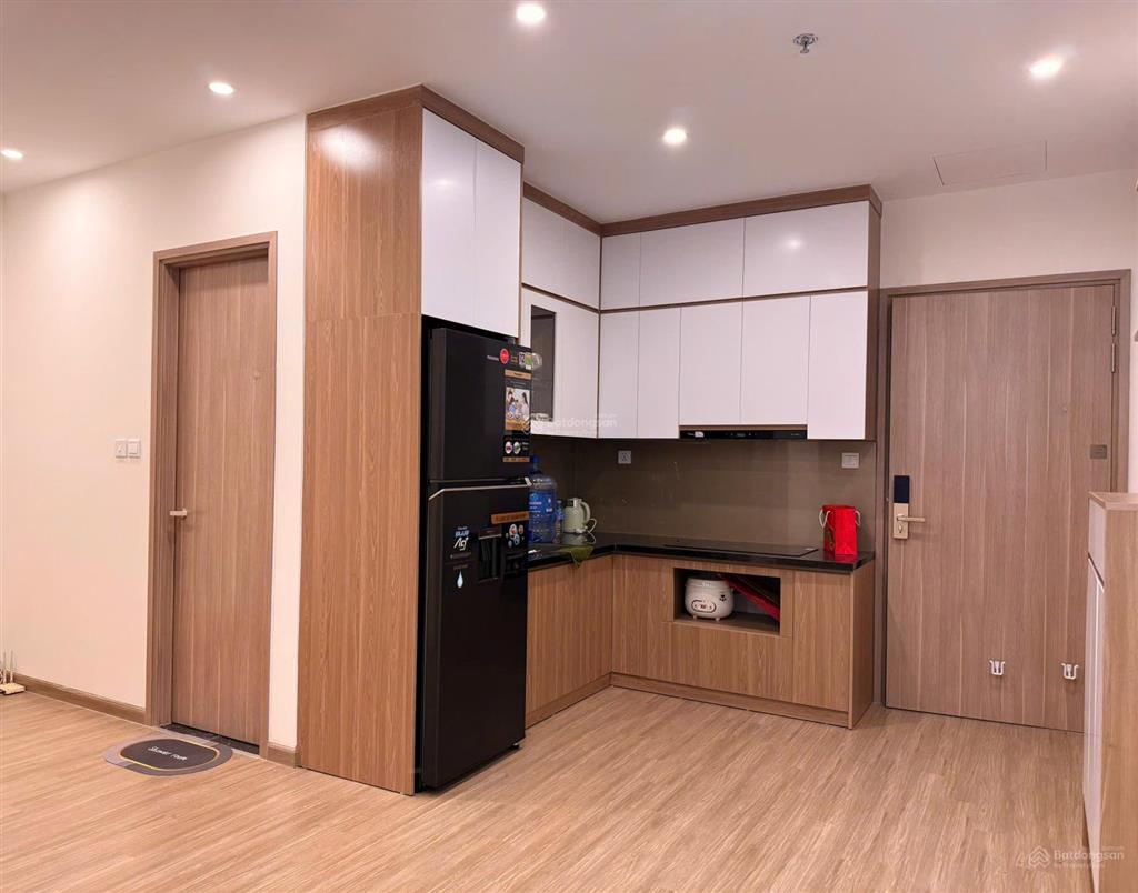 Chính chủ cho thuê căn 1pn + 1 khách full đồ giá 8 triệu / tháng vinhomes smart city  0394 508 ***