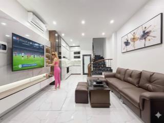 Bán nhà đội cấn, ba đình 32m  6 tầng  11.25 tỷ, căn góc, cách phố 10m, sổ đỏ sạch ( thương lương