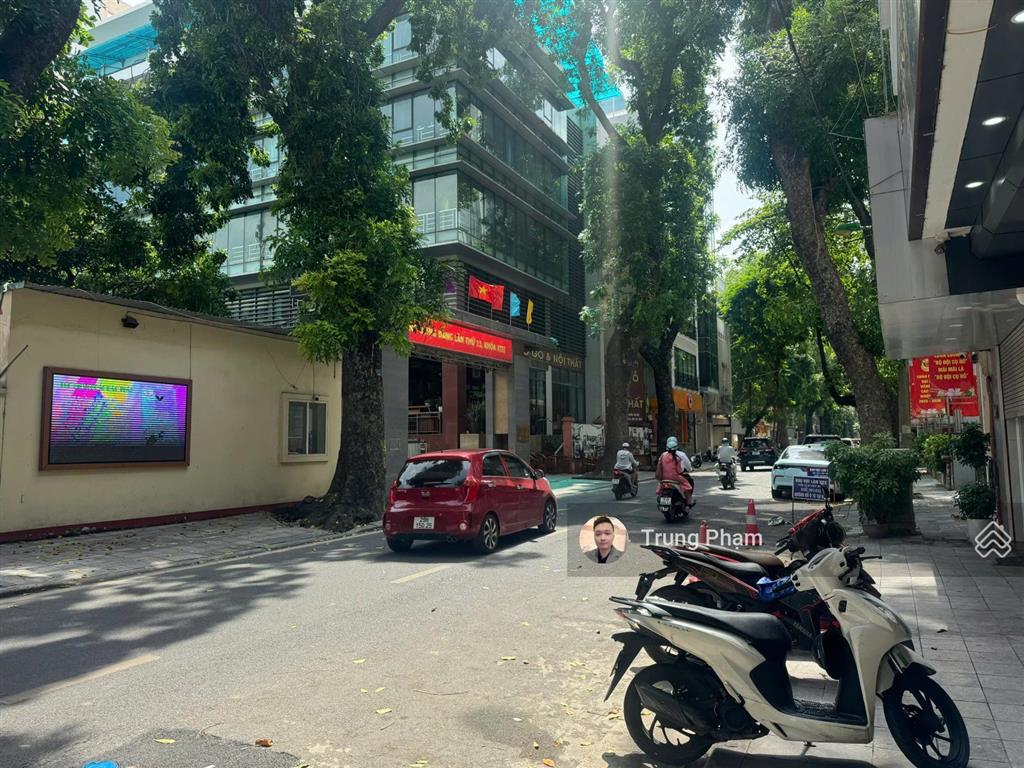 Chính chủ bán gấp nhà lý nam đế, cửa đông. dt 55m2 hướng đông nam thoáng mát. giá 19 tỷ