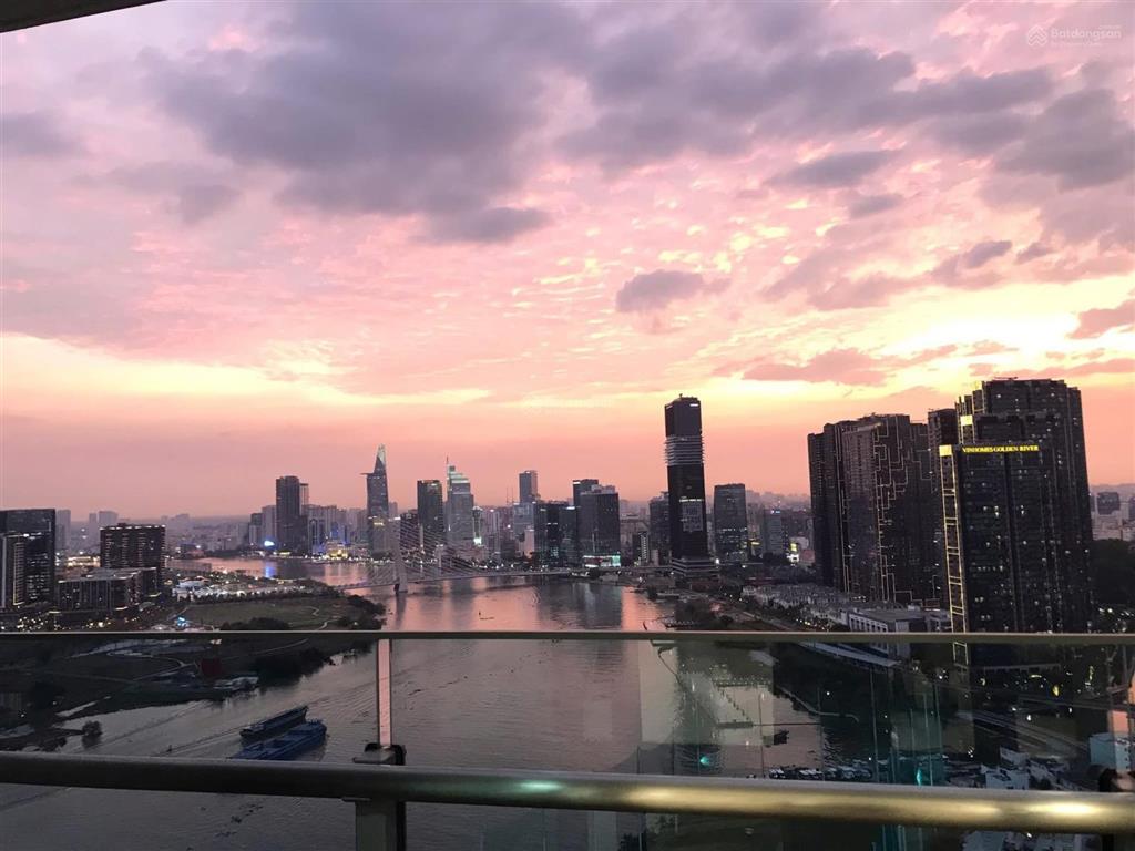 Bán nhanh căn góc 2pn view sông + quận 1 trực diện. giá tốt nhất thị trường. pkd xem nhà ngay